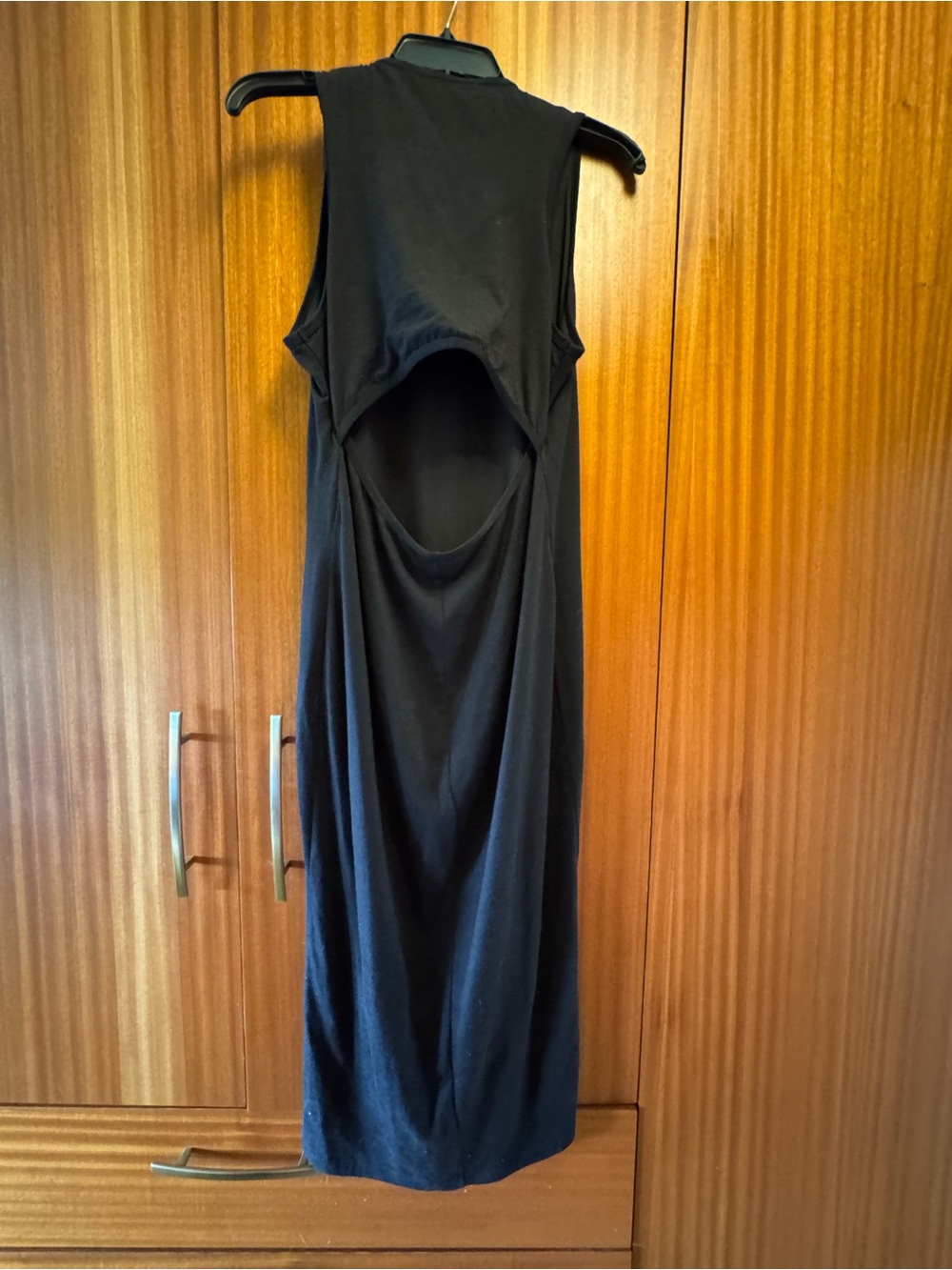 Époque Évolution “Nonstop Tee” Sleeveless Black Cutout Midi Dress